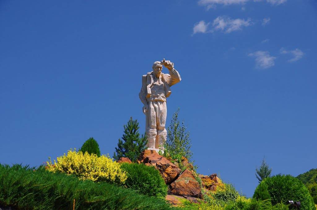  Паметникът 